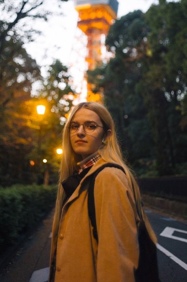 外国人女性モデル　アレックス